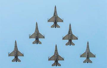В Сети появились кадры первых полетов украинских пилотов на F-16 в Румынии