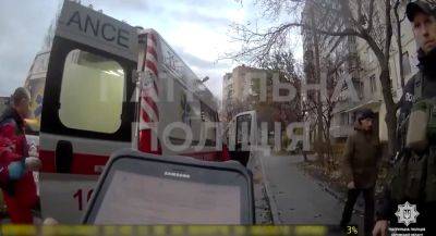 В Харькове патрульные вызволили беспомощного мужчину из квартиры (видео)