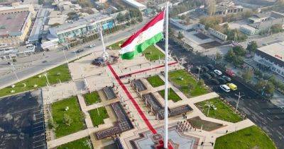 Рахмон открыл площадь государственного флага в Бободжон-Гафуровском районе