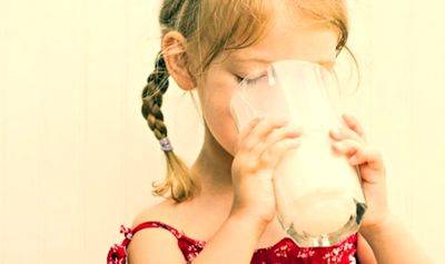 Отрава в чистом виде: какое магазинное молоко категорически нельзя потреблять