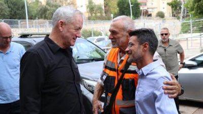 Бени Ганц : "Наша цель - безопасность севера Израиля, чтобы жители вернулись домой"