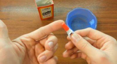 Как избавиться от суперклея на пальцах: этот лайфхак спасет вас