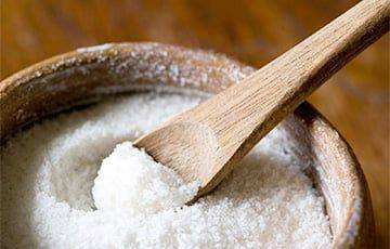 Как заточить нож с помощью соли: гениальный лайфхак