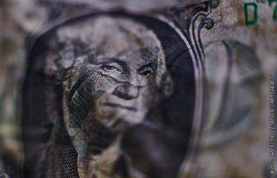 Курс доллара опустился ниже 90 рублей впервые с 27 июля