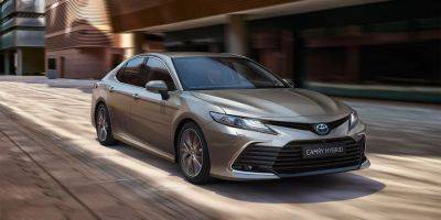 Конец эпохи. Toyota прекращает производство Camry V6 и TRD в 2025 году в пользу гибридов