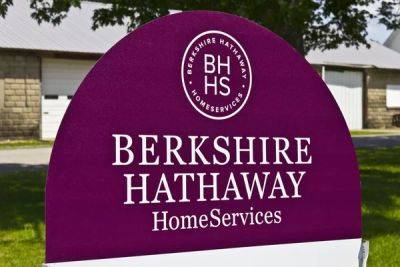 Уоррен Баффет - Berkshire Hathaway Баффета избавилась от акций GM и еще двух голубых фишек США - minfin.com.ua - США - Украина