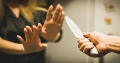 Житель Бустона подозревается в нанесении ножевых ранений бывшей супруге