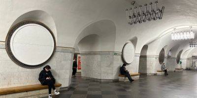 Маскировка вместо демонтажа: на столичной станции метро Вокзальная спрячут коммунистические символы