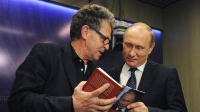 Издательство прекратило продажу книг немецкого журналиста о Путине