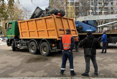 Памятник Пушкину в Киеве снесли - забавные картинки, мемы и фотожабы