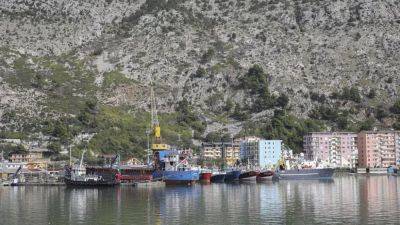 Албания: полемика по поводу лагерей беженцев