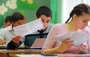 В Беларуси решили оценить уровень грамотности 10-классников и первокурсников колледжей