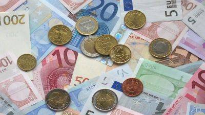 Курс валют на вечер 15 ноября: Евро на межбанке подешевел на 22 копейки
