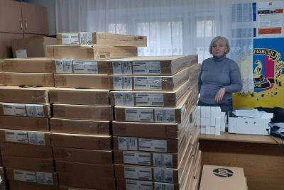 Лисичанская громада получила 722 ноутбука: Лысогор рассказал, когда школьники Луганщины получат гаджеты