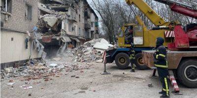Ракетный удар РФ по Селидовому в Донецкой области: под завалами нашли тело третьей жертвы
