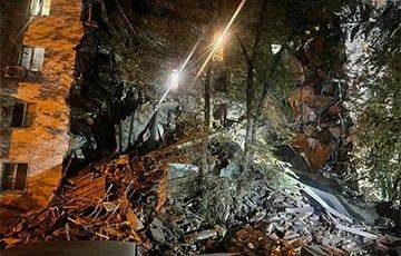 В российской Астрахани рухнули два подъезда пятиэтажного дома