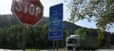 Дальнобойщики Словакии заблокировали КПП на границе Украины