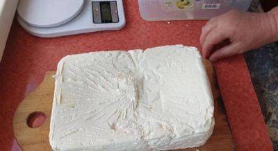 Как сделать кислый сыр гораздо вкуснее: 5 невероятных сочетаний