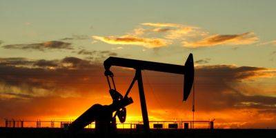 Цены на нефть падают уже четвертую неделю подряд