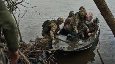 Зеленский показал украинских воинов на левом берегу Херсонщины