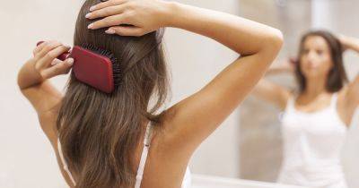 Ученые обнаружили, что расчесывание волос стимулирует выработку гормона счастья - focus.ua - Украина
