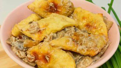 Это литовское блюдо удивит каждого: рецепт картофельных "свистунов" с грибным соусом