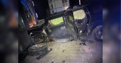 «Пьяное» ДТП под Киевом: водитель на Hummer врезался в дом, есть пострадавшие