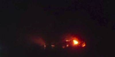 В Валуйках горит военный госпиталь россиян — видео