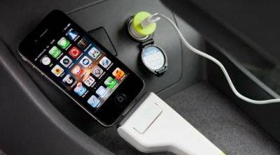 Вы об этом можете пожалеть: почему нельзя заряжать смартфон через прикуриватель в автомобиле