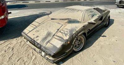 Заброшенная легенда: в пустыне нашли ничейный суперкар Lamborghini за $500 000 (фото)