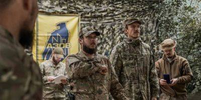 Через Work.ua — в легендарный Азов. Тысячи украинцев откликнулись на вакансии в украинское войско, не будучи «рембо» — интервью NV