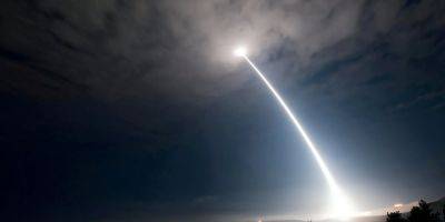 Обнаружена аномалия. США взорвали баллистическую ракету над Тихим океаном