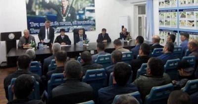 В Душанбе прошло учебное совещание водителей общественного транспорта