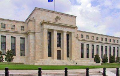 ФРС может сохранить нынешние высокие ставки на следующем заседании — Bloomberg