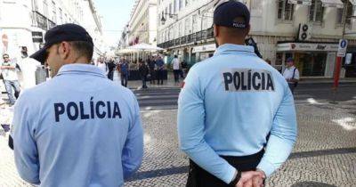 Нелепая ошибка: полиция арестовала туриста, который попросил "гранату" вместо "граната" - focus.ua - Украина - Португалия - Азербайджан - Лиссабон
