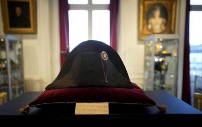 Знаменитую шляпу Наполеона продали за рекордную сумму