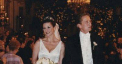 Кэтрин Зета-Джонс и Майкл Дуглас поздравили друг друга с годовщиной свадьбы (фото)
