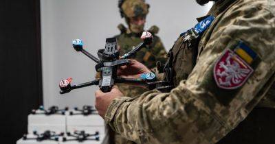 "Мощные птички помогут поражать технику": украинским военным передали 3 тыс FPV-дронов