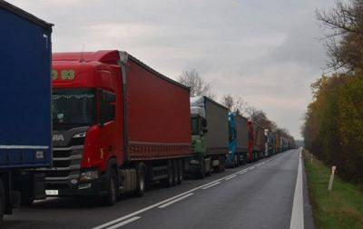 На Закарпатье уменьшаются очереди грузовиков на границе - таможня
