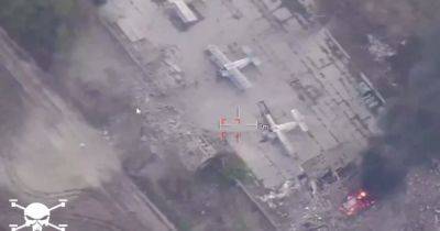 Операция "камни с неба": ВСУ ударили по аэродрому россиян на Херсонщине, — СМИ (видео)