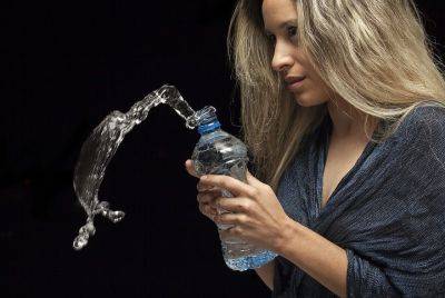Ученые опровергли популярный миф о ежедневной норме воды
