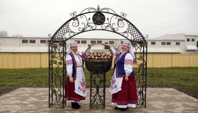 Памятник картошке открыли в Беларуси