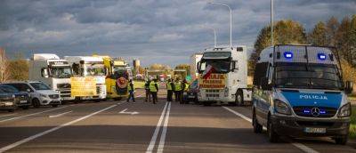 Украинские перевозчики готовят иски из-за блокировки границы с Польшей - obzor.lt - Украина - Киев - Польша