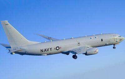 На Гавайях военный самолет США упал на мелководье залива
