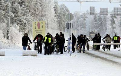 Удар мигрантами. Финляндия перекрыла границу с РФ