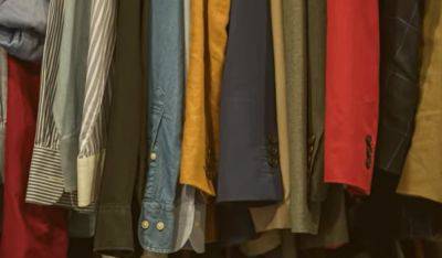 Одежда будет благоухать: как освежить вещи в шкафу с помощью натуральных поглотителей запахов