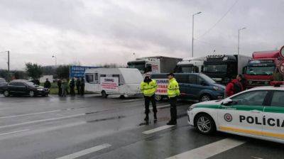 Словаки временно разблокировали пункт пропуска на границе с Украиной