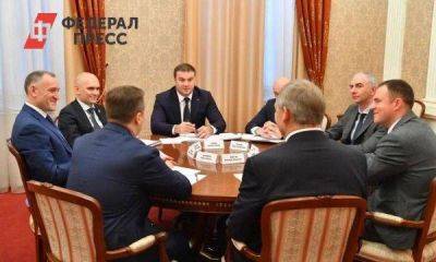 Омский губернатор обсудил возможности сотрудничества с белорусским холдингом «АМКОДОР»