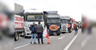 Заблокируют четвертый пункт пропуска: польские перевозчики пошли на обострение ситуации