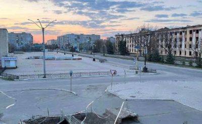 Заснеженная площадь и разбитые ТЦ: в сеть выложили свежее видео оккупированного Лисичанска